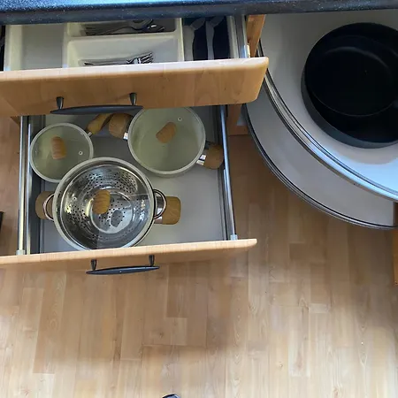 Apartment J22 - Fullhouse - - Fussgaengerzone - Netflix *