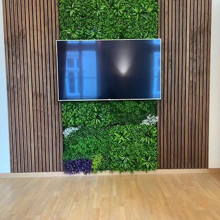 J22 - Fullhouse - - Fussgaengerzone - Netflix Apartament *