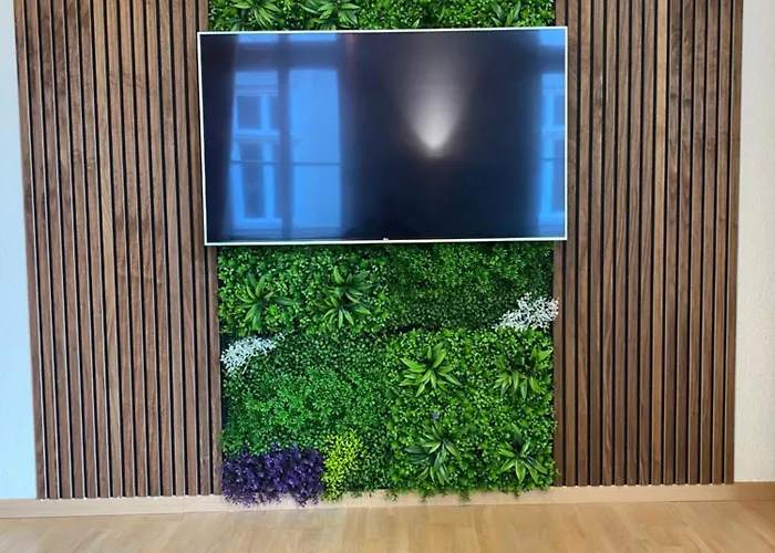 J22 - Fullhouse - - Fussgaengerzone - Netflix Apartment *